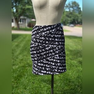 White House Black Market Black and White Patterned Pencil Skirt